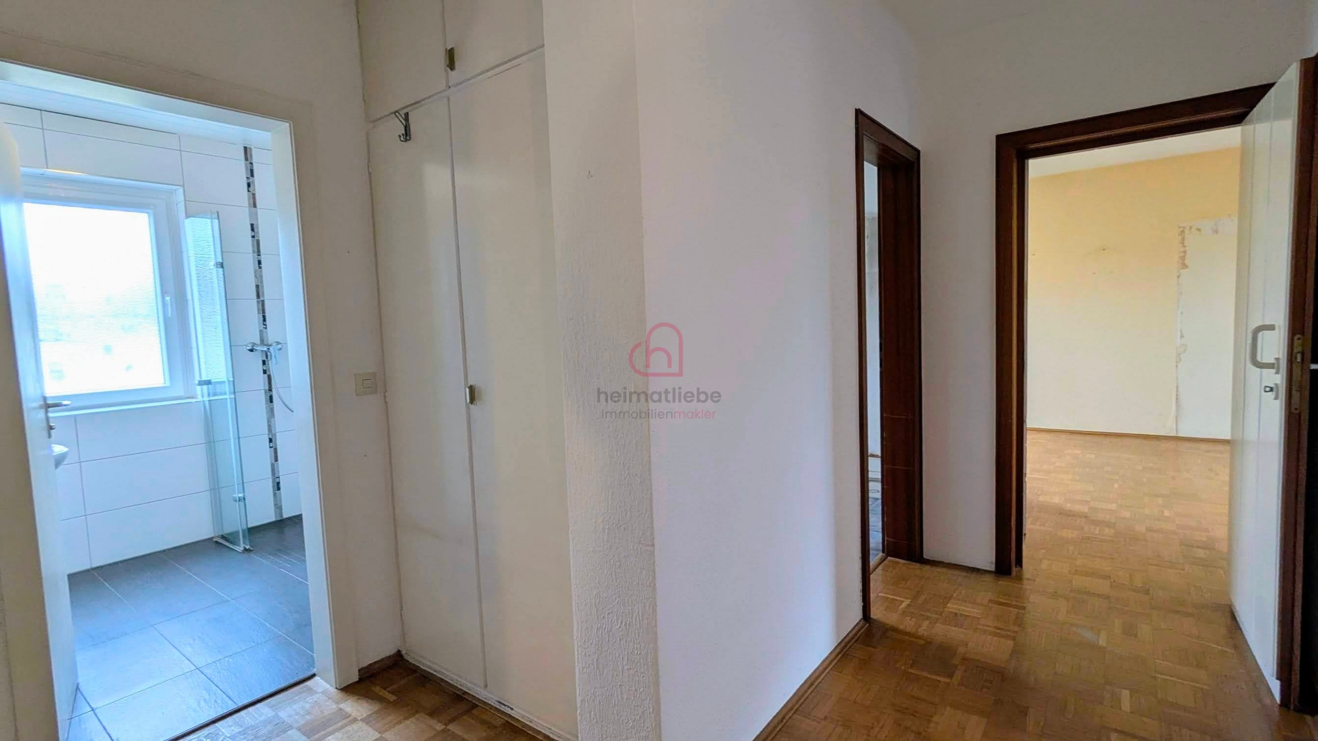 Diele Blick in die Wohnung - Heimatliebe Immobilienmakler