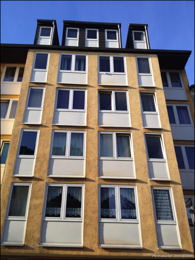 Solides Mehrfamilienhaus mit 14 Wohnungen und 2 Garagen - Referenzen Immobilien verkauf Mehrfamilienhaus Düsseldorf